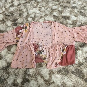 xhilaration floral blouse size: Womens medium